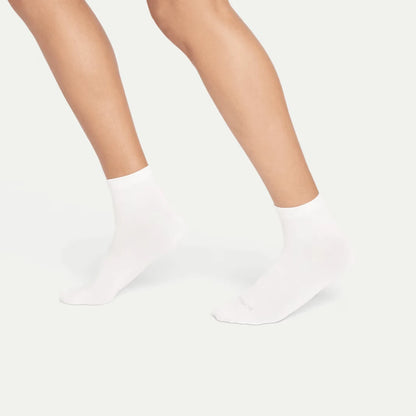 Women's Lightweight Quarter Socks - US 8102