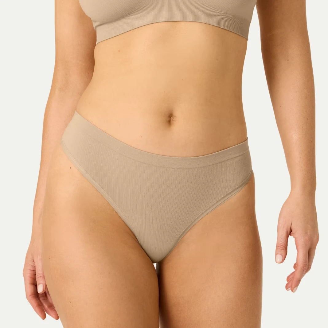 Women's Seamless Triangle Bralette + Thong Pack - US 7850