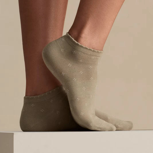 Women’s Scallop Lightweight Ankle Sock 4-Pack - US 2883