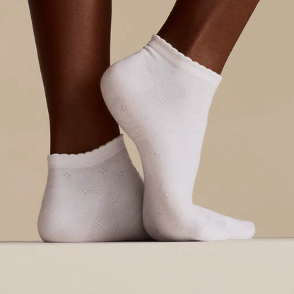 Women’s Scallop Lightweight Ankle Socks - US 8320
